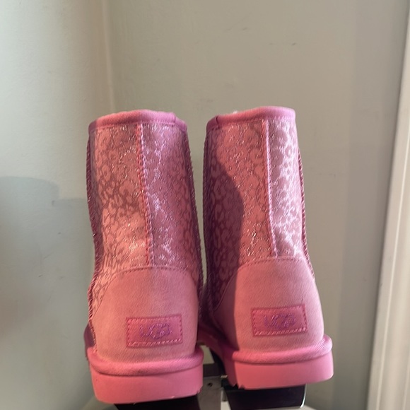 UGG Classic II Boot - Kids Authentic NEW - Picture 6 of 7